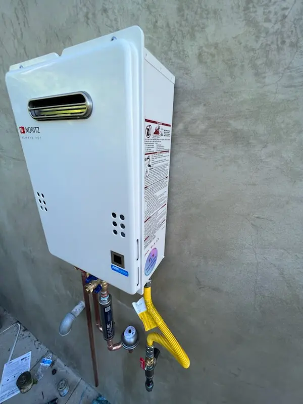 Tankless water heater installation for East Peoria homes